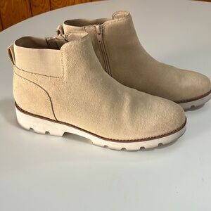 Vionic suede light tan ankle boots with zipper, size 8.5